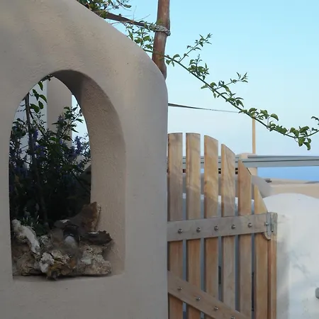 Sea View House Avgi شقة
